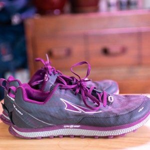 Altra Trail Running Shoes Women Light/Medium wear